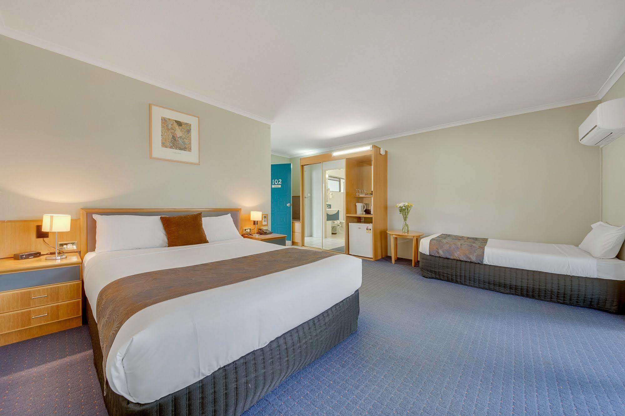 Gladstone Palms Motor Inn Ngoại thất bức ảnh
