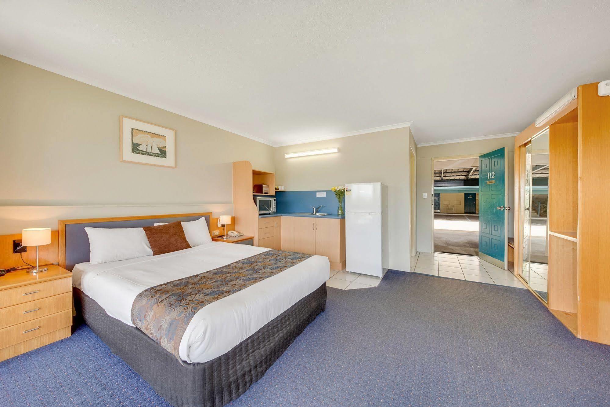 Gladstone Palms Motor Inn Ngoại thất bức ảnh