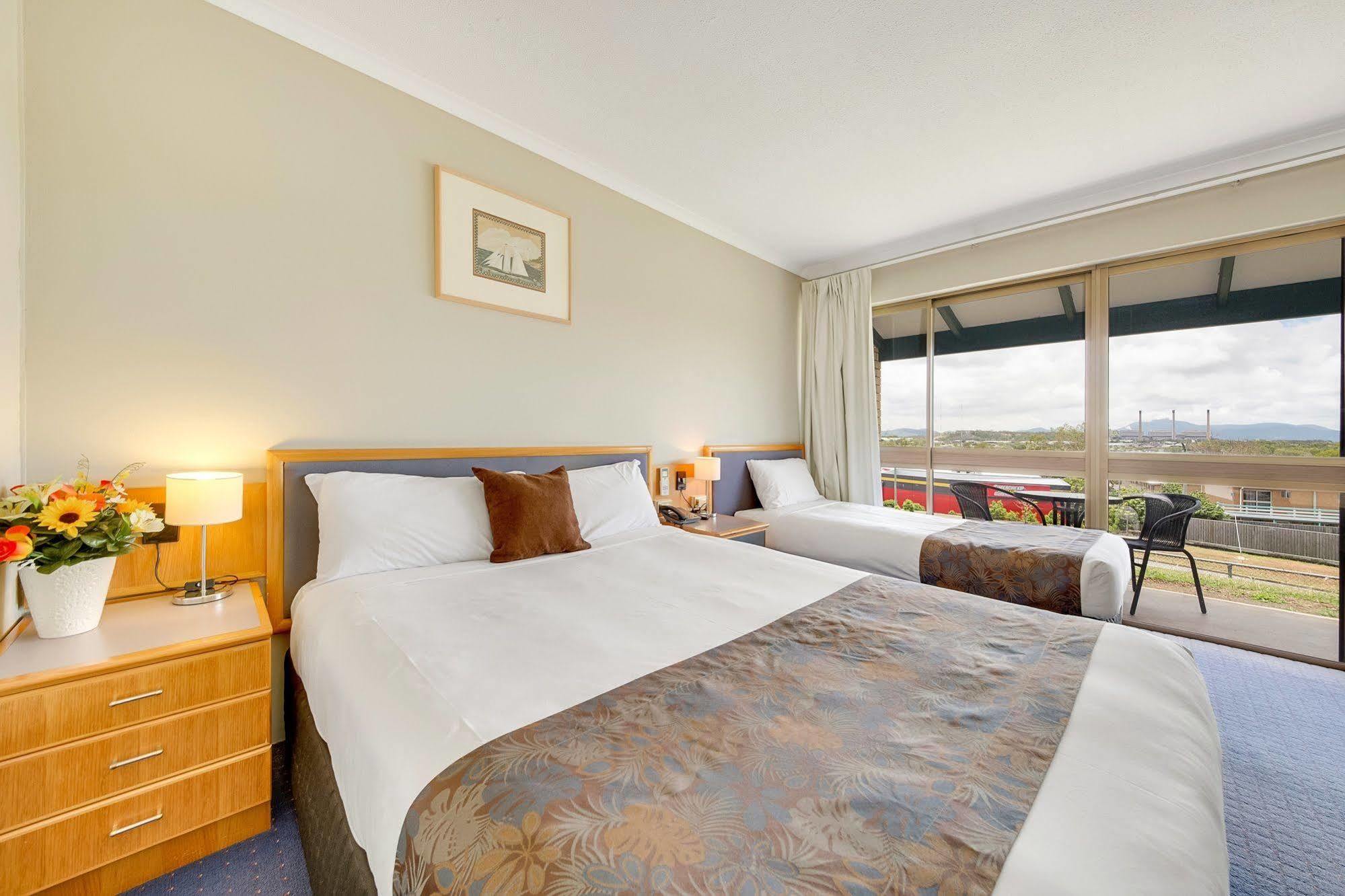 Gladstone Palms Motor Inn Ngoại thất bức ảnh