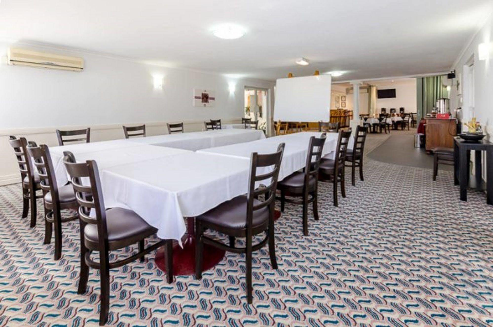 Gladstone Palms Motor Inn Ngoại thất bức ảnh